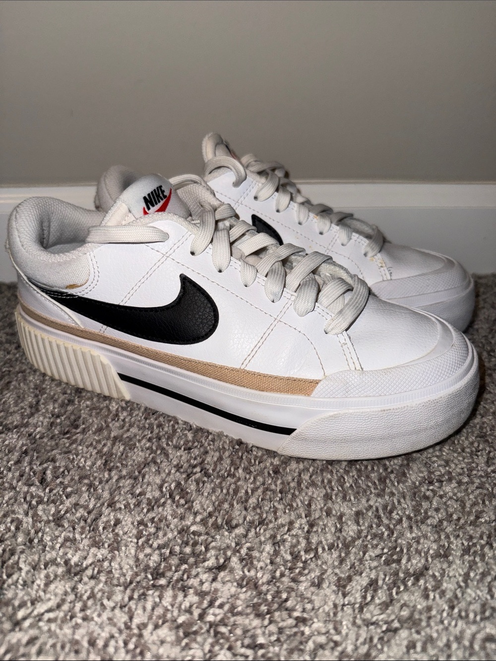 Nike Women's Court Legacy Lift sneakers in white with a black swoosh size 6.5
